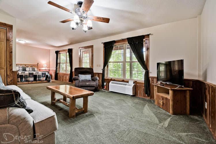 Secluded 2 Story Cabin Pool Wifi Smart Tvs ユリーカ・スプリングス エクステリア 写真